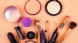 make up kit 300x169.jpg